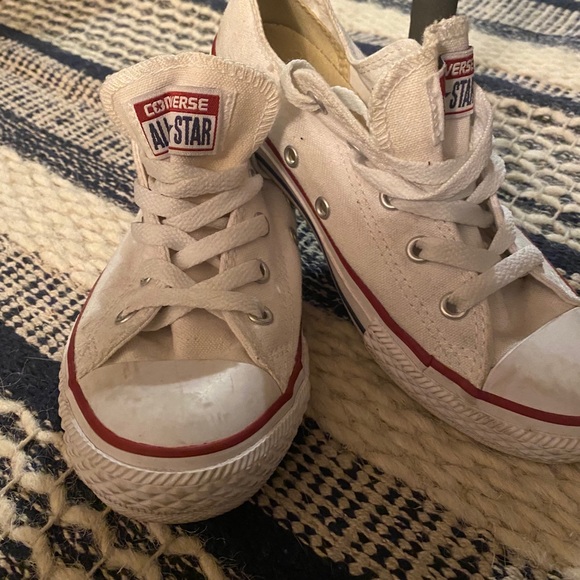 Converse Other - Converse Low Top Size 2 Kids White Sneaker